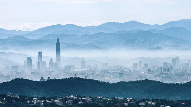 出訪星馬穿西裝　韓國瑜：別以為我是土包子