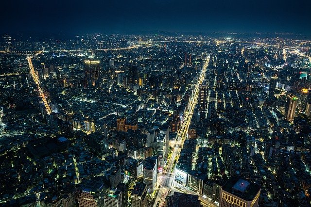 憨呆小海獺「拍拍手、搓搓臉」　萌殺模樣害大家都要把重播鍵按壞了