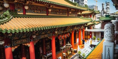 熊本熊合體高雄熊演出　韓國瑜笑開懷送紅包