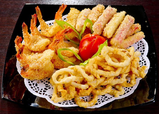 身障人士問可否加設殘障坡道 新莊友善餐廳佛心老闆不僅入口設坡道 店內還讓身障者展出創作