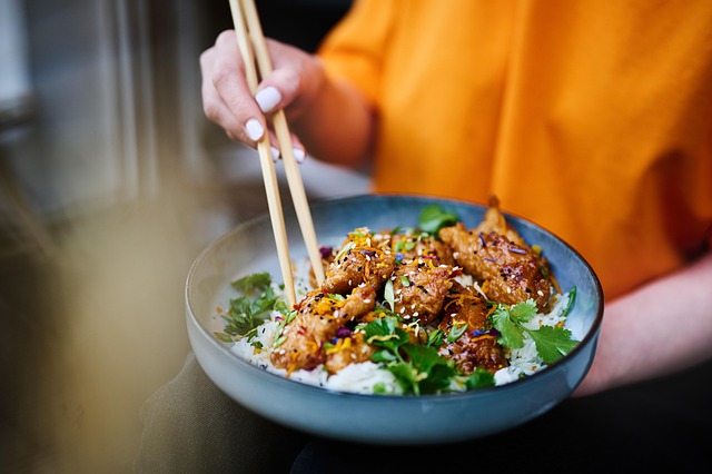 高市防疫升級 學校暫停畢旅、戶外教學、畢業晚會，禁止試吃，營業場所及公共場域強制配戴口罩
